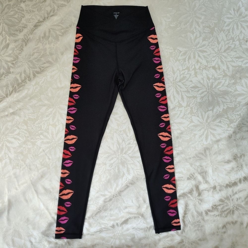 Venus Black Red Peach Magenta Lips V-Cut Front Waist Leggings Womens Small